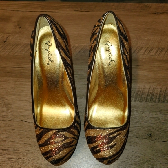 **NEVER WORN** Qupid 5" Platform Heels - Size 6.5 - Picture 5 of 6